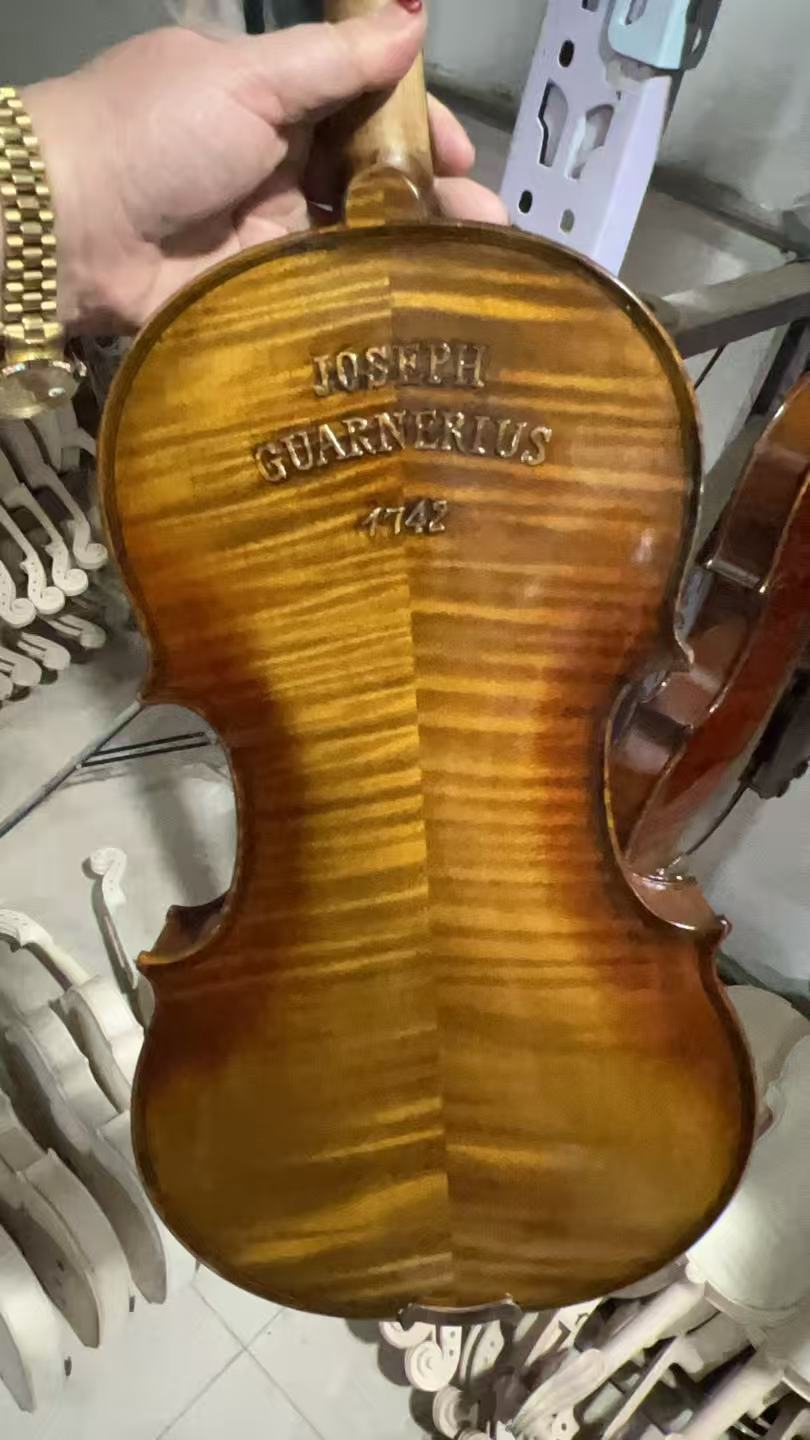 Musical Instruments Online - Instrumentos Musicales, Violín 4/4 Tallado 1742,